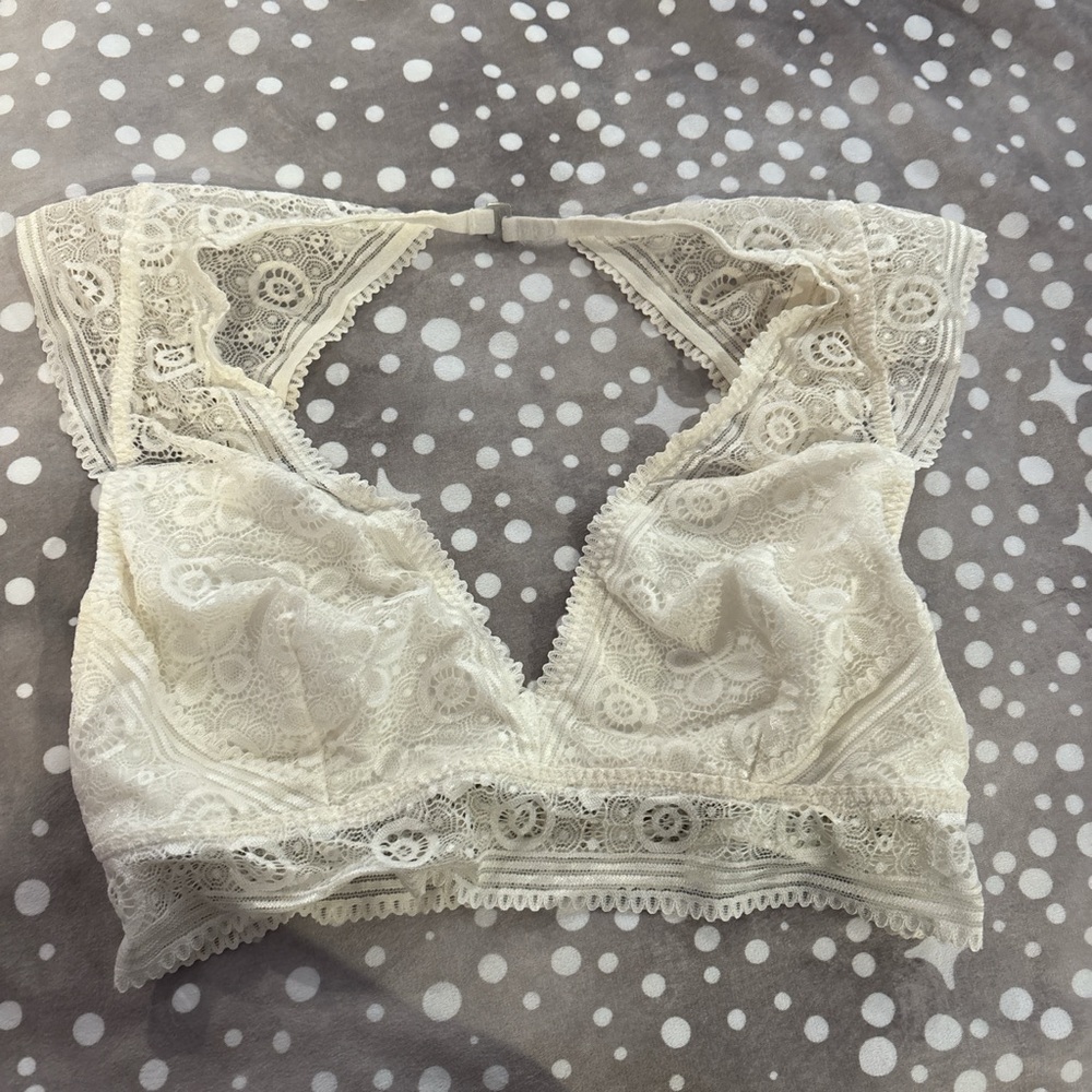 Gilly Hicks Elegant Lace Bralette in Cream